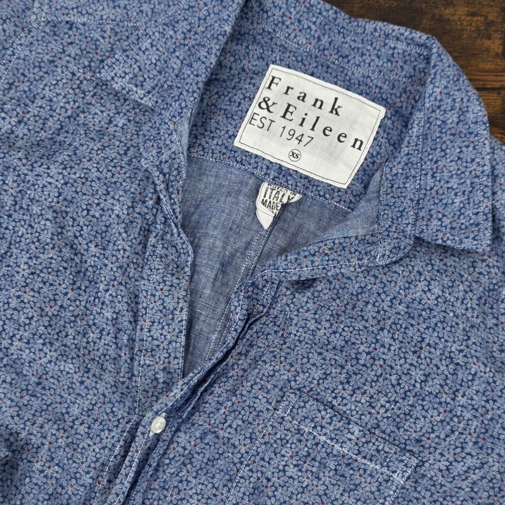 Frank & Eileen Barry Button Down Top Size XS 100% Linen Blue Long Sleeve Floral